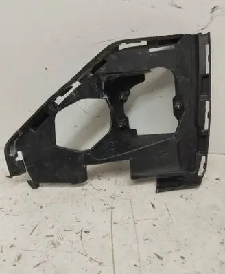 Volvo S60 Fog light bracket 31688805