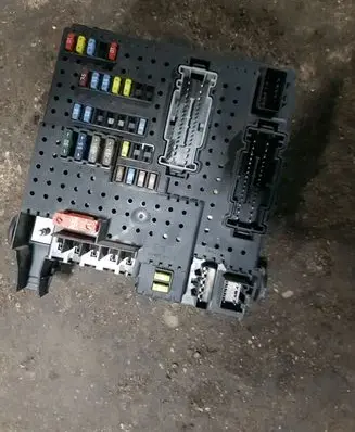Volvo XC90 Fuse module 8676391