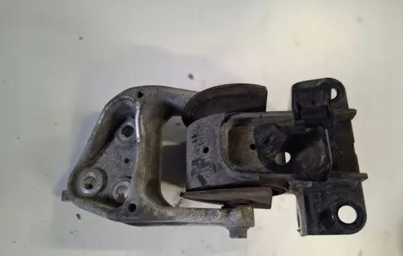 Suzuki Alto Gearbox mount