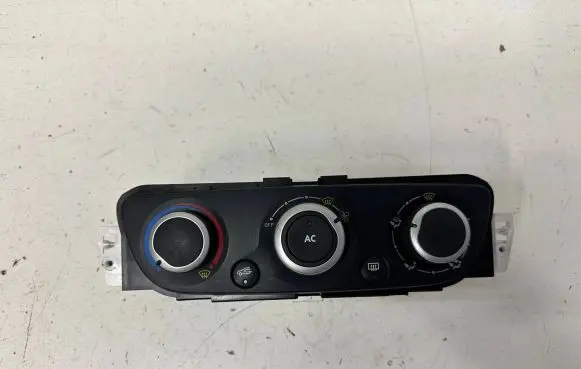 Renault Megane III Climate control unit T1001786G