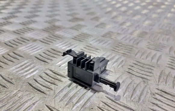 Mazda 6 Brake pedal sensor switch U3NFA