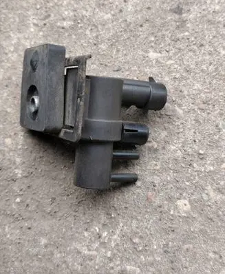 Chrysler Voyager Turbo solenoid valve 4707863AA