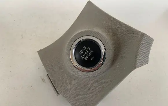Toyota RAV 4 (XA30) Engine start stop button switch ETC093LPD0168