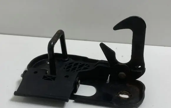 Volkswagen PASSAT B6 Engine bonnet/hood lock/latch loop/hook 3C0823480