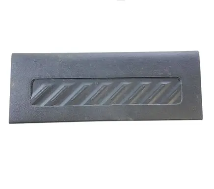 Chevrolet Silverado Rear sill trim cover 84504230