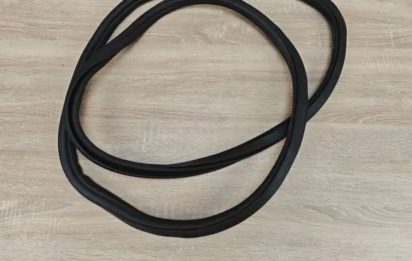 BMW 8 G16 Engine compartment rubber 7435437