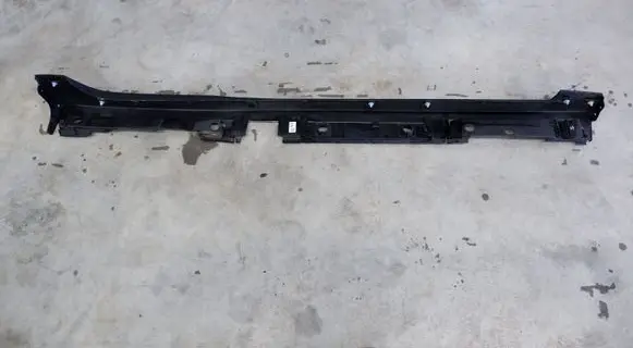 Toyota Prius (XW50) Sill 7586047080