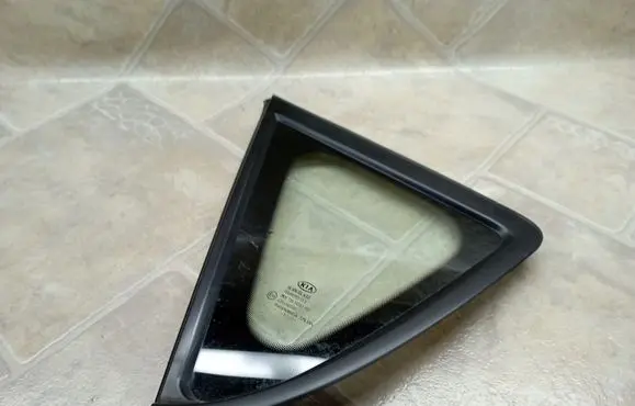 KIA Ceed Rear side window 43R000050