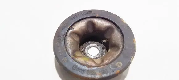 Volkswagen PASSAT B4 Coil spring mount 357412319b