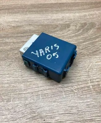 Toyota Yaris Door control unit/module 859800D050 MB0515003900