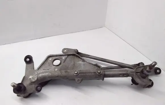 Honda CR-V Front wiper linkage 