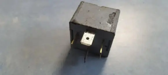 Volkswagen Golf IV Other relay 141951253B