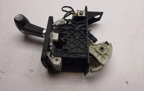 Volkswagen Touran I Gear shift cable linkage 7l6713203c