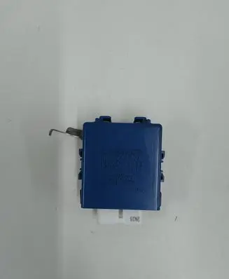 Toyota Verso Door central lock control unit/module 8597012020 0515004070
