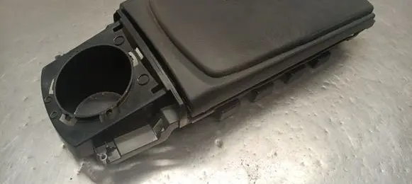 Toyota Prius+ (ZVW40) Armrest 5882347040