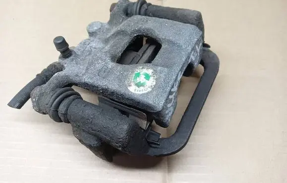 Nissan Juke I F15 Rear brake caliper 038042