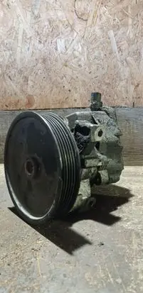 Mercedes-Benz E W211 Power steering pump A0044667001