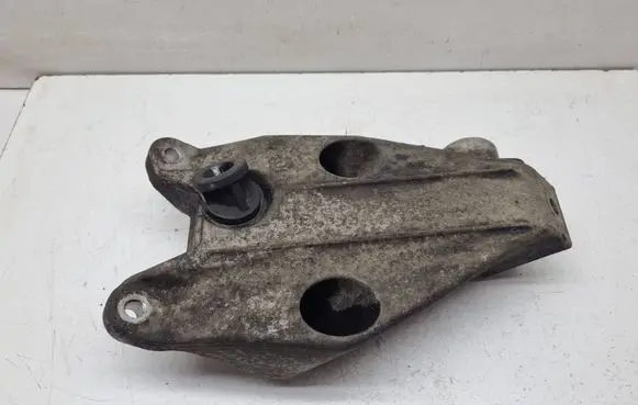 BMW 5 F10 F11 Engine mounting bracket 6781227