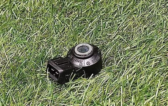 BMW 3 F30 F35 F31 Detonation knock sensor 7636937 763693703 0261231224