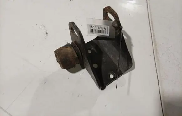 Toyota Corolla Verso AR10 Engine mounting bracket 