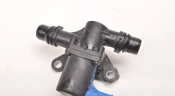 Citroen DS3 Coolant heater control valve 9827567780
