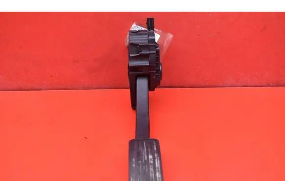 Ford S-MAX Accelerator throttle pedal 9F836CT8UC