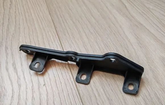 Audi A2 Rear bumper mounting bracket 8Z0853884