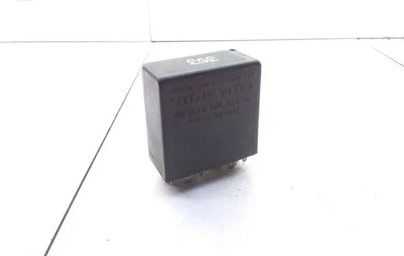 Audi A6 S6 C5 4B Hazard warning light relay 5KG00656805 4B0919471A