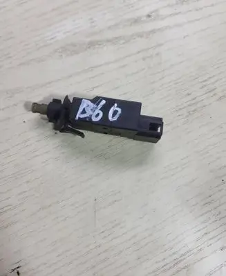 Mercedes-Benz E W211 Brake pedal sensor switch 0015454009