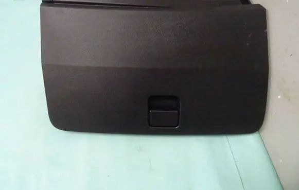 Nissan Micra Glove box 68520AX700 K10861
