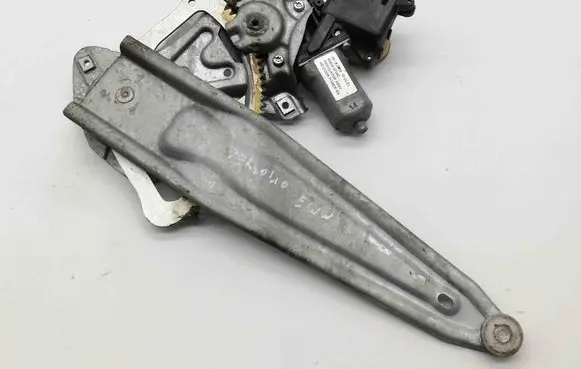 Toyota Verso-S Rear window lifting mechanism without motor 698300F040