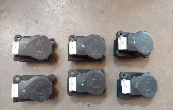Mercedes-Benz SLK R170 Air flap motor/actuator EAM501 38236 071299