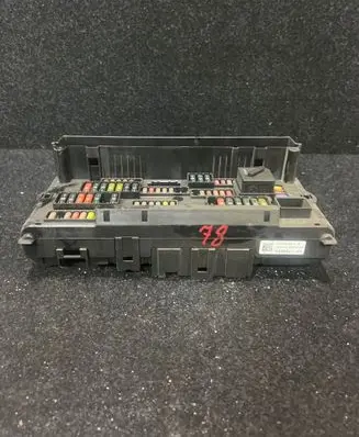 BMW 5 F10 F11 Fuse module 9234421 217033442E