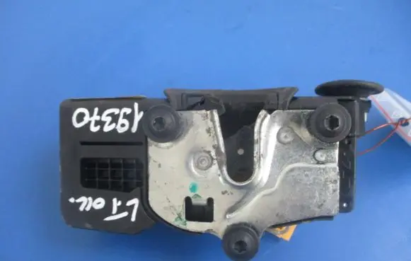 Cadillac SRX Rear door lock
