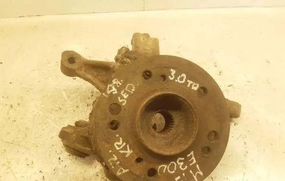 Mercedes-Benz E W210 Rear wheel hub spindle/knuckle 2101805