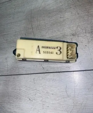 Mitsubishi Grandis Electric window control switch 8608A022 515141