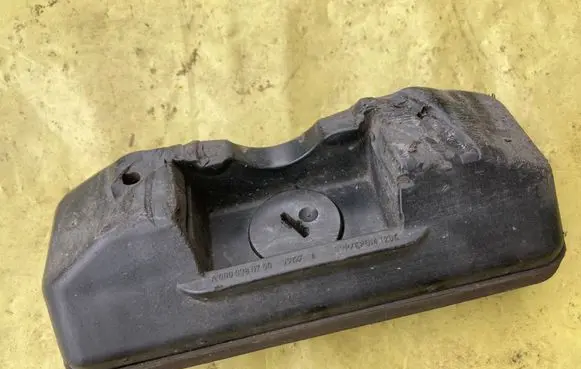 Mercedes-Benz C AMG W204 Lift Jack A0009986750