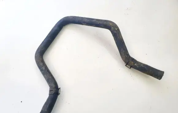 Volkswagen PASSAT B5.5 Engine coolant pipe/hose