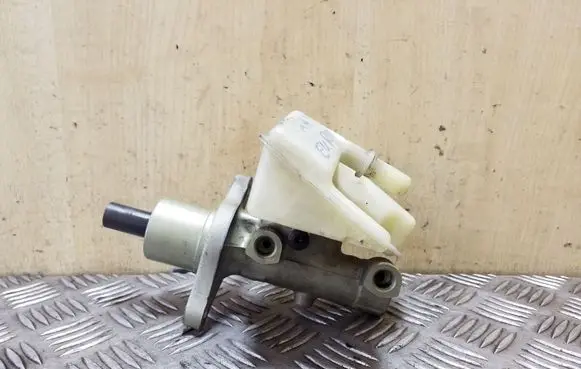 Ford Focus C-MAX Master brake cylinder