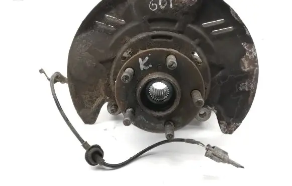 Front wheel hub