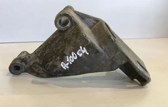 Audi 100 S4 C4 Power steering pump mounting bracket 048145531D