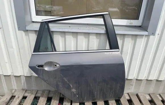 Mazda 6 Rear door