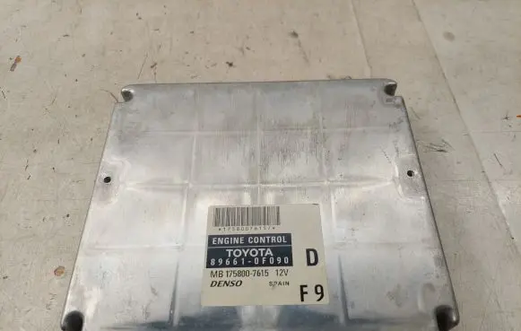 Toyota Corolla Verso AR10 Engine control unit/module 896610F091 MB1758007615