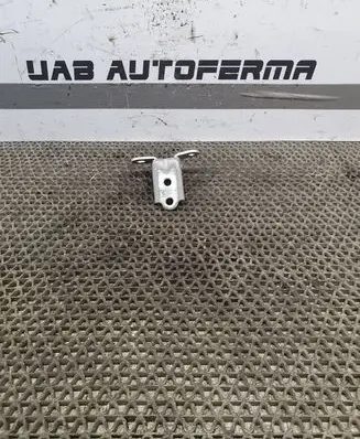 Hyundai i30 Front door upper hinge