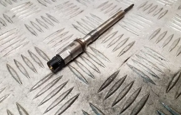 Skoda Octavia Mk3 (5E) Glow plug 03L905061G