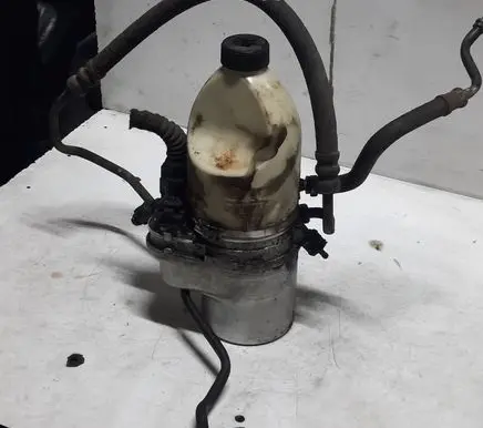 Opel Astra H Power steering pump
