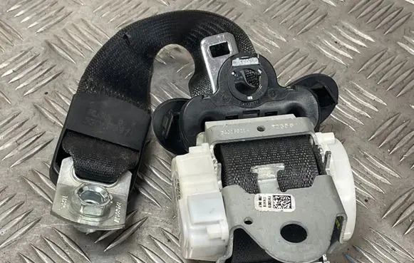 Jeep Cherokee Rear seatbelt 33005876D