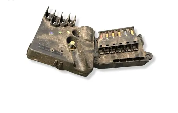 Mercedes-Benz E W211 Fuse module 2115461141 211546 22903