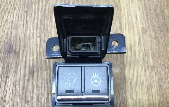 Infiniti Q70 Y51 Other switches/knobs/shifts