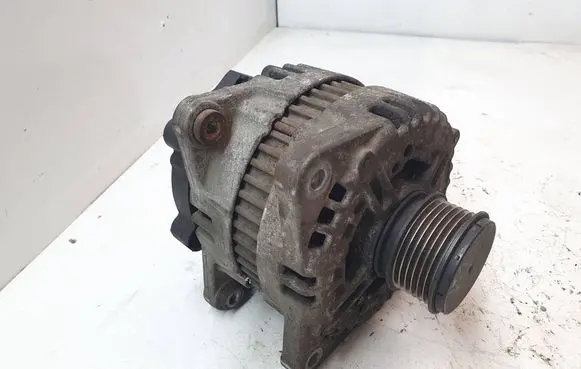 Volkswagen Golf V Generator/alternator 038903023 011715003 14V180A